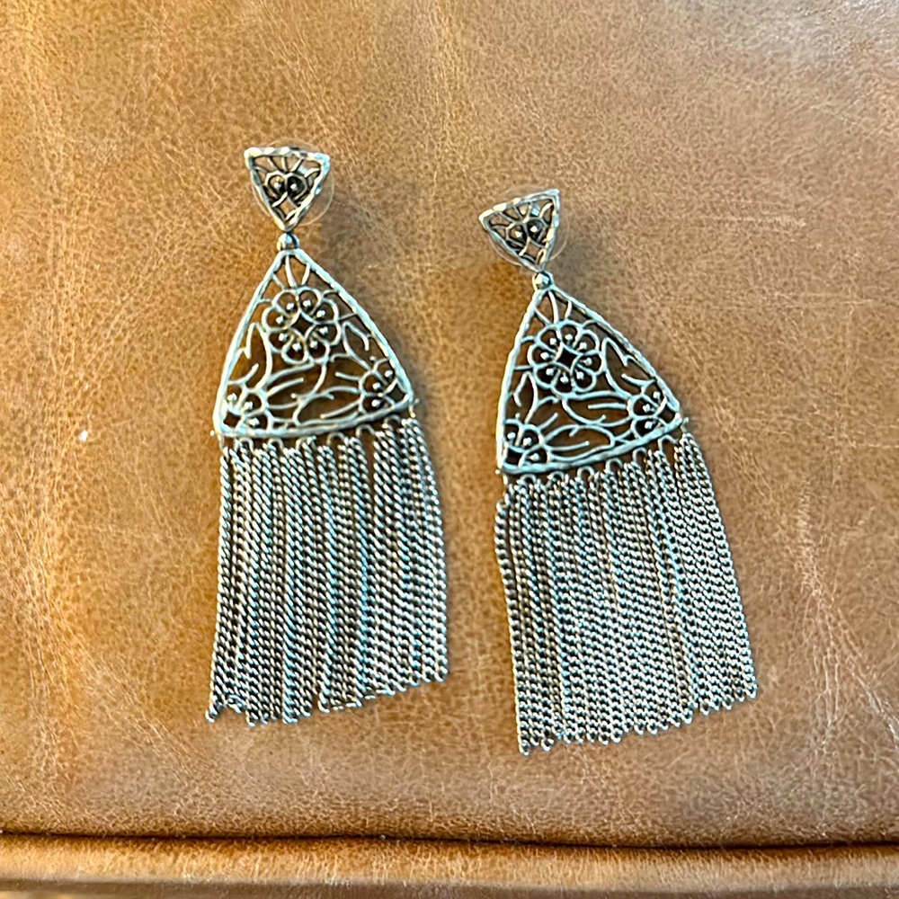 Kendra Scott Silver Fringe Earrings!